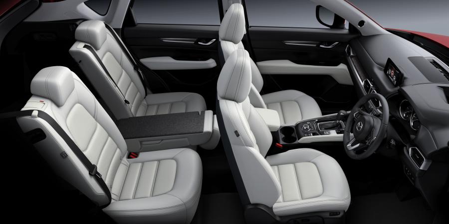 Интерьер Mazda CX-5 2016 года  (JP) (фото 3 из 14)